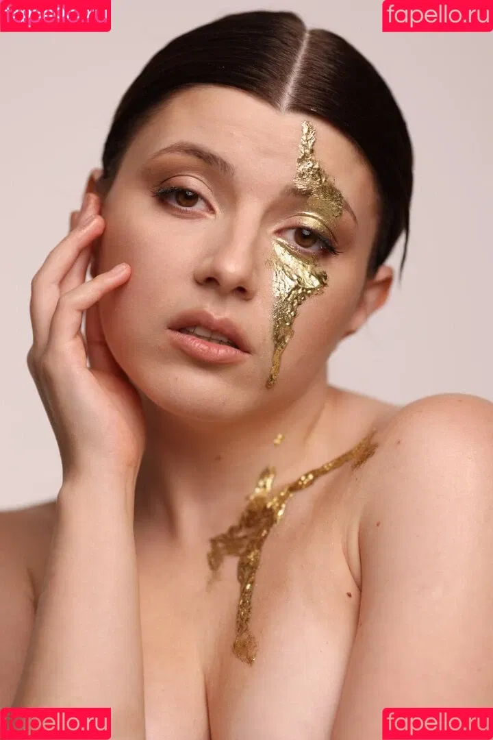 Olyashaa / deepfake / olyashaasaxon Onlyfans Photo Gallery 