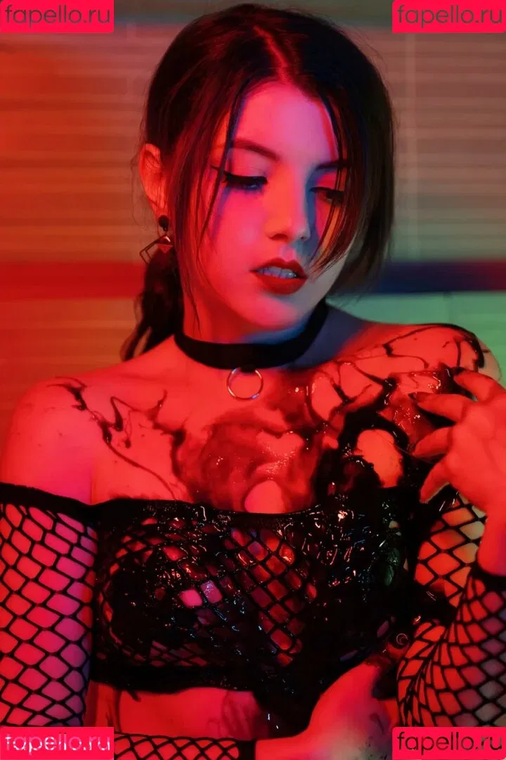 Olyashaa / deepfake / olyashaasaxon Onlyfans Photo Gallery 