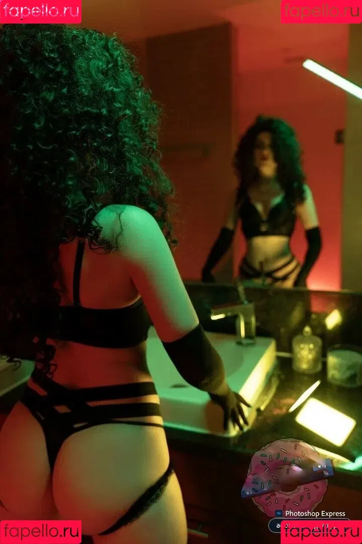 Olyashaa / deepfake / olyashaasaxon Onlyfans Photo Gallery 