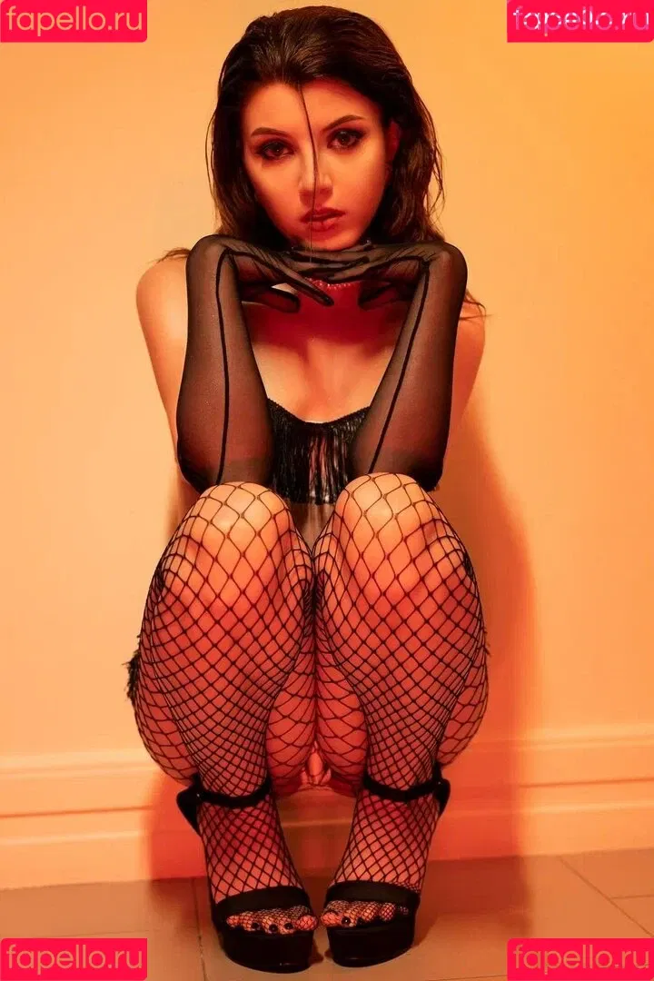 Olyashaa / deepfake / olyashaasaxon Onlyfans Photo Gallery 