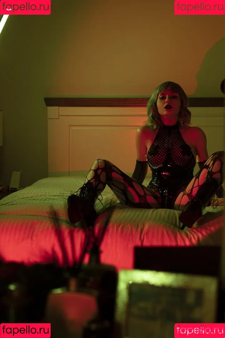 Olyashaa / deepfake / olyashaasaxon Onlyfans Photo Gallery 