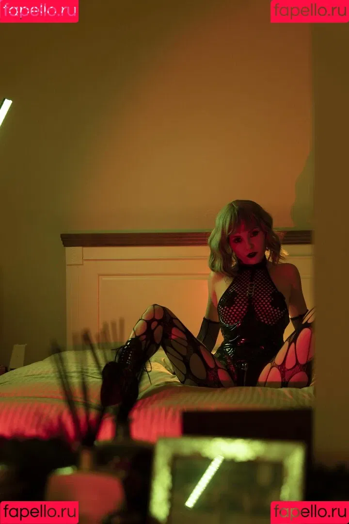 Olyashaa / deepfake / olyashaasaxon Onlyfans Photo Gallery 