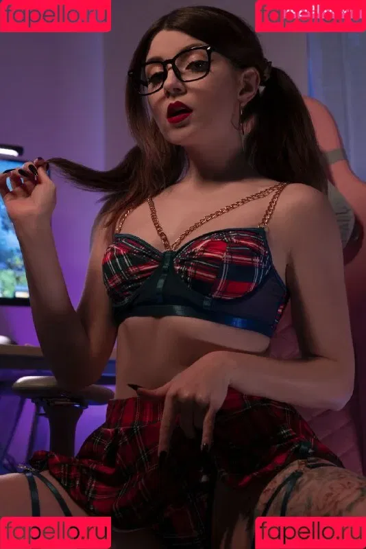 Olyashaa / deepfake / olyashaasaxon Onlyfans Photo Gallery 