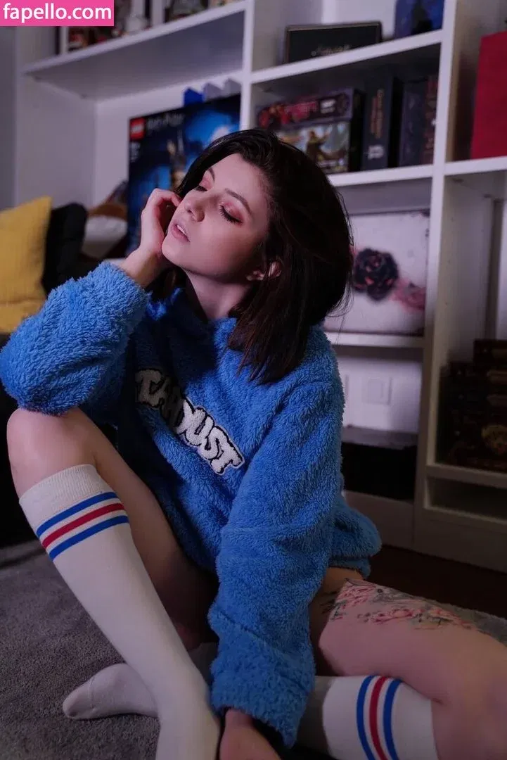 Olyashaa / deepfake / olyashaasaxon Onlyfans Photo Gallery 