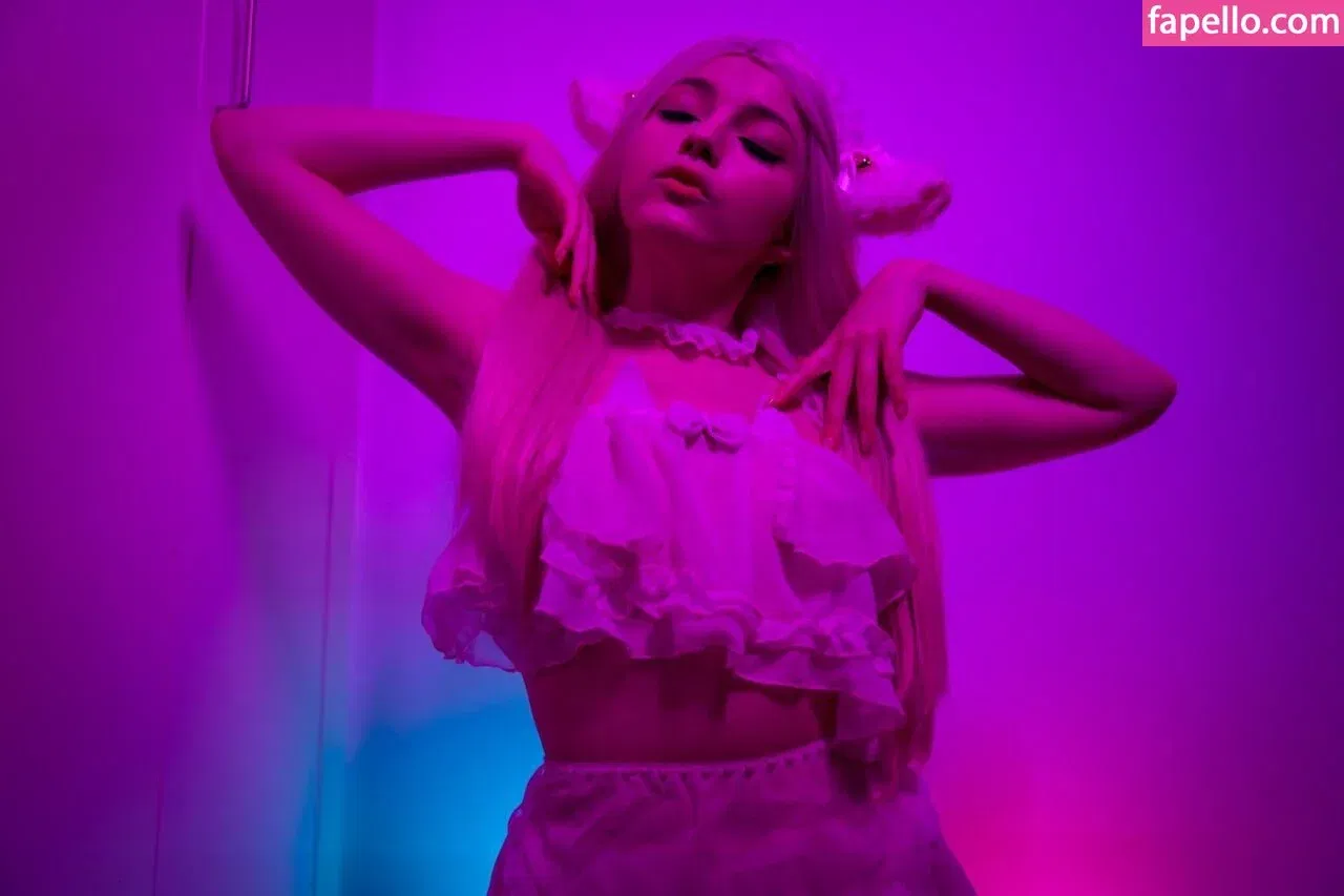 Olyashaa / deepfake / olyashaasaxon Onlyfans Photo Gallery 