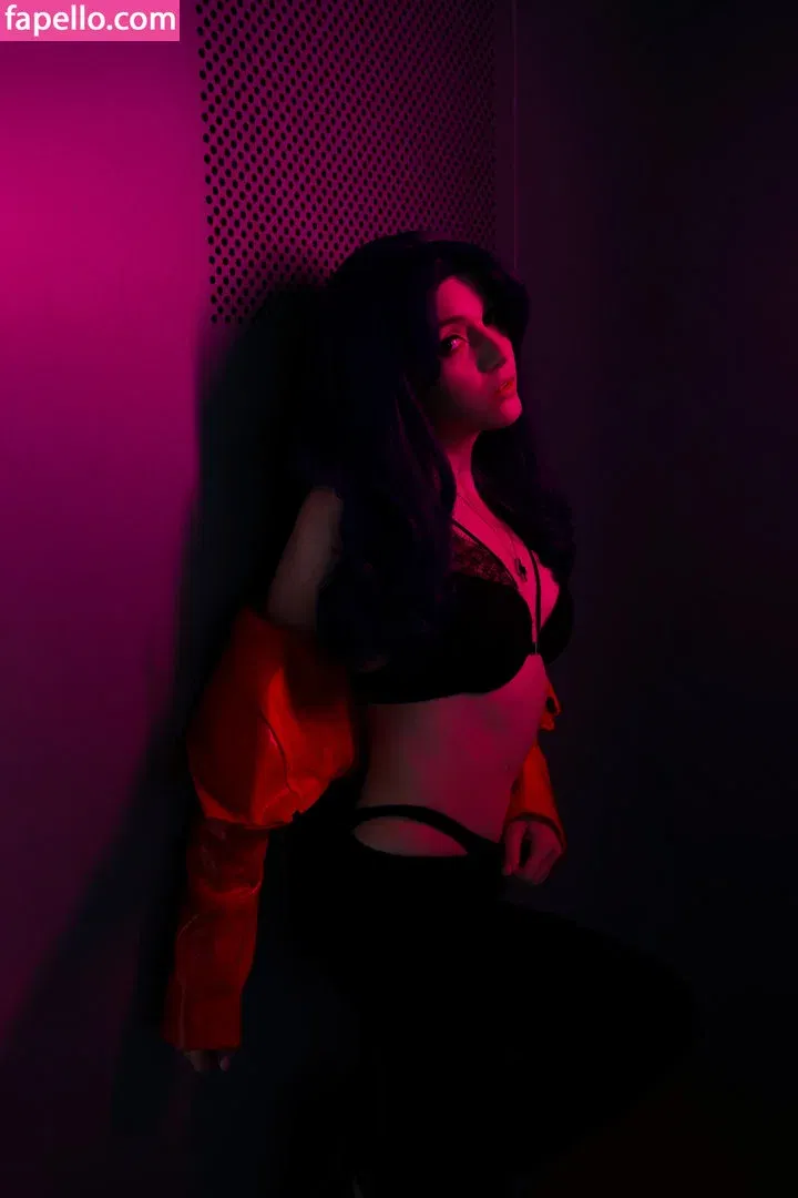 Olyashaa / deepfake / olyashaasaxon Onlyfans Photo Gallery 