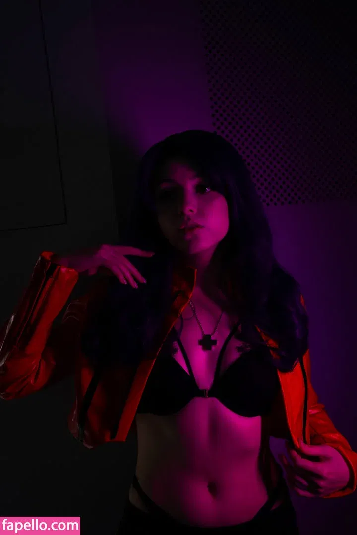 Olyashaa / deepfake / olyashaasaxon Onlyfans Photo Gallery 