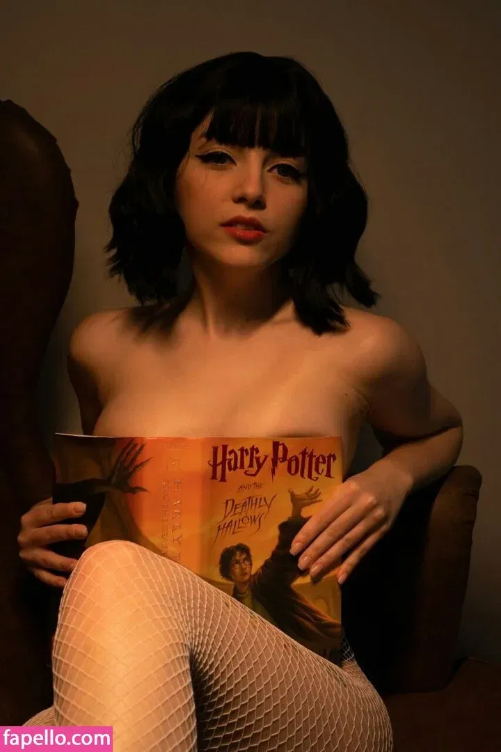 Olyashaa / deepfake / olyashaasaxon Onlyfans Photo Gallery 