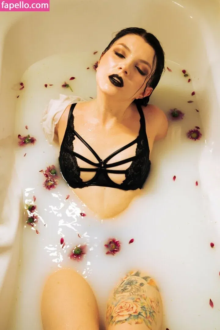 Olyashaa / deepfake / olyashaasaxon Onlyfans Photo Gallery 