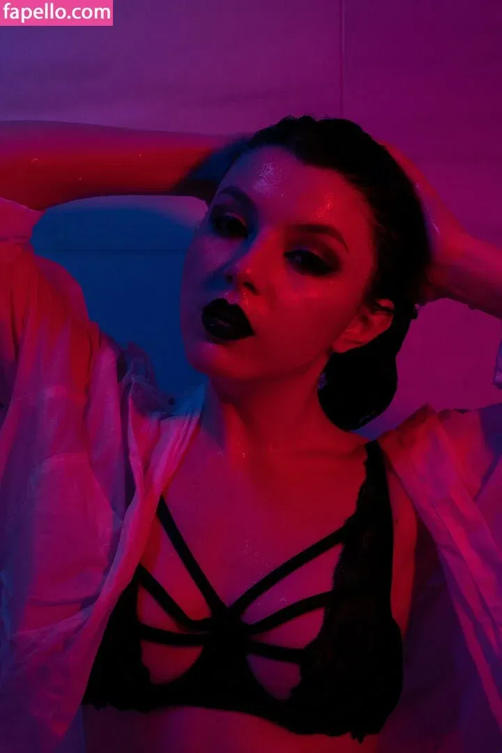 Olyashaa / deepfake / olyashaasaxon Onlyfans Photo Gallery 