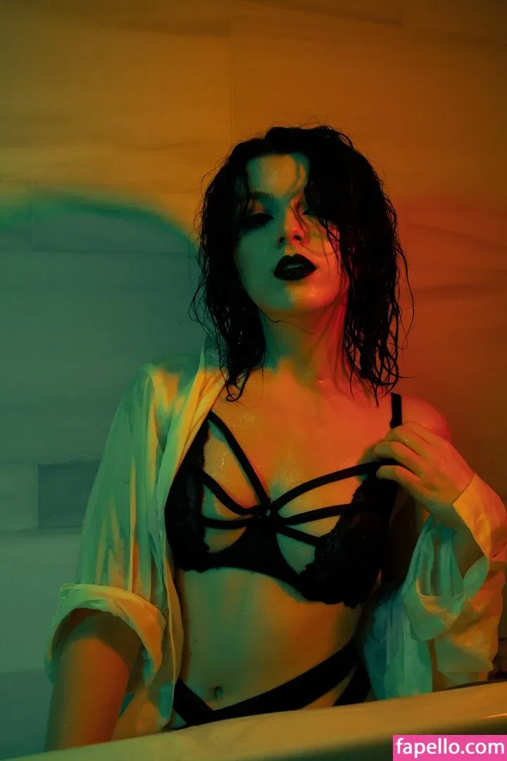 Olyashaa / deepfake / olyashaasaxon Onlyfans Photo Gallery 