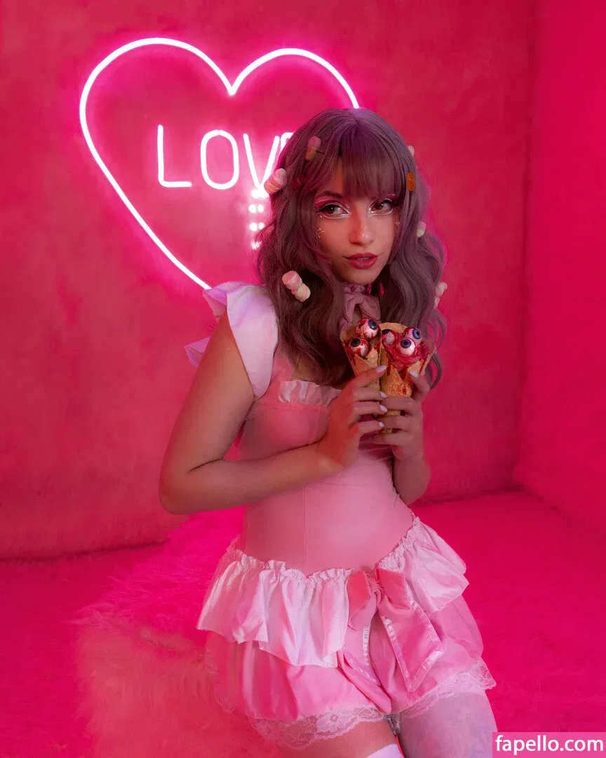 Olyashaa / deepfake / olyashaasaxon Onlyfans Photo Gallery 