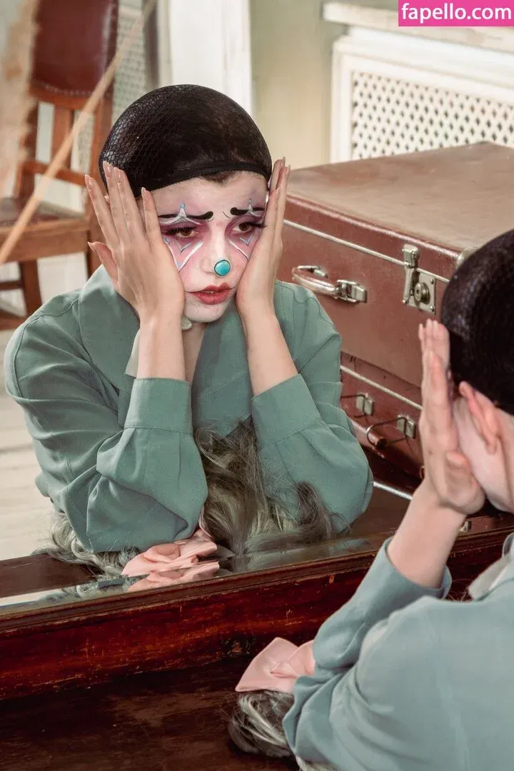 Olyashaa / deepfake / olyashaasaxon Onlyfans Photo Gallery 