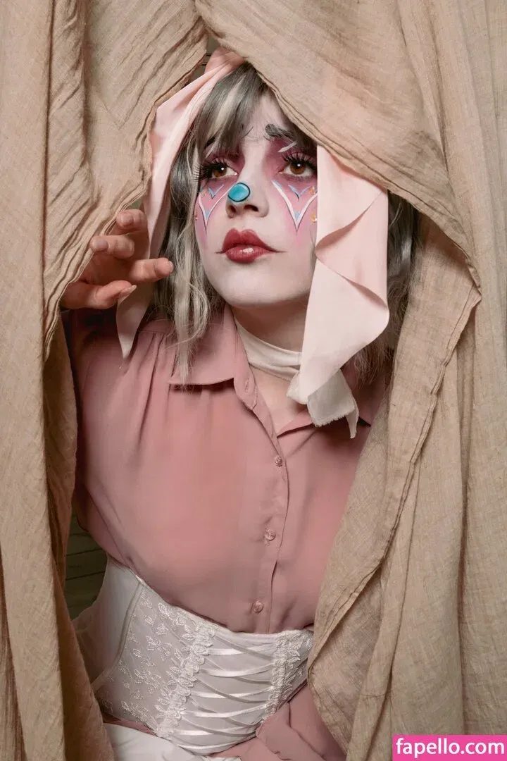 Olyashaa / deepfake / olyashaasaxon Onlyfans Photo Gallery 