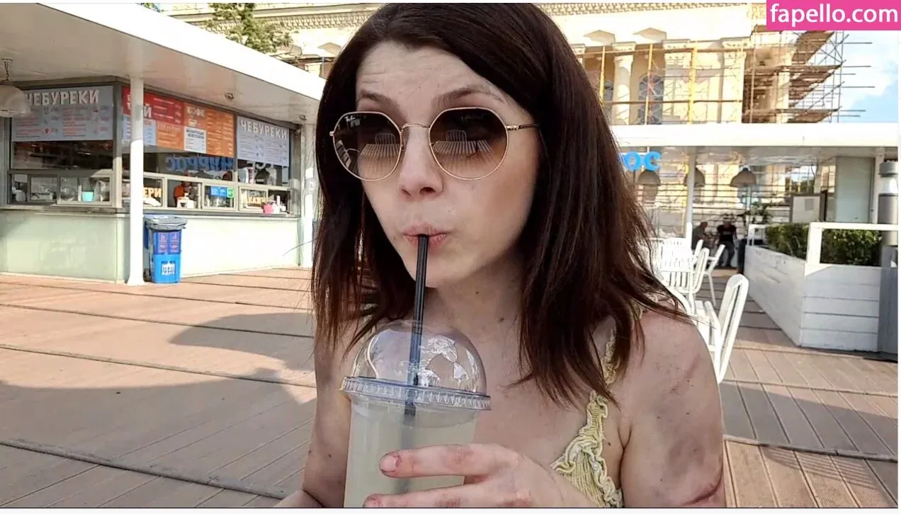 Olyashaa / deepfake / olyashaasaxon Onlyfans Photo Gallery 