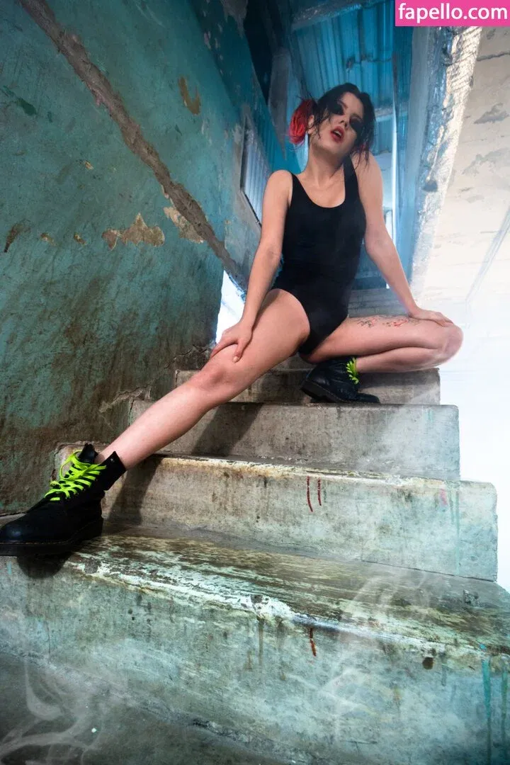 Olyashaa / deepfake / olyashaasaxon Onlyfans Photo Gallery 