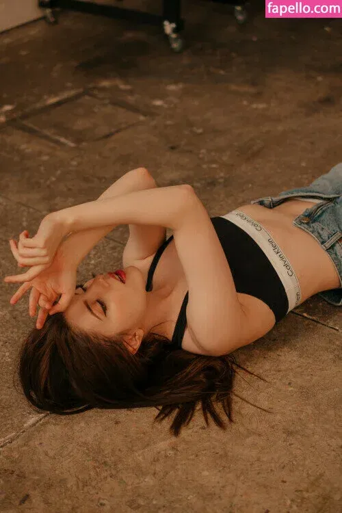 Olyashaa / deepfake / olyashaasaxon Onlyfans Photo Gallery 