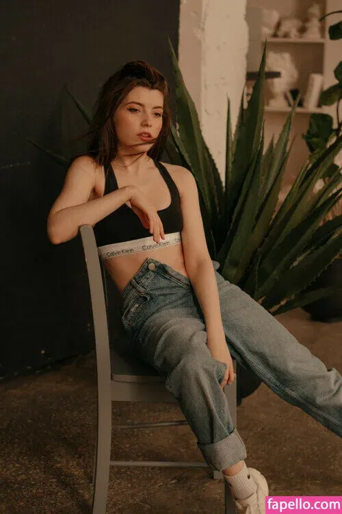 Olyashaa / deepfake / olyashaasaxon Onlyfans Photo Gallery 