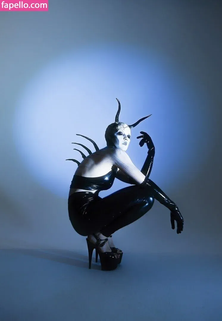 Olyashaa / deepfake / olyashaasaxon Onlyfans Photo Gallery 