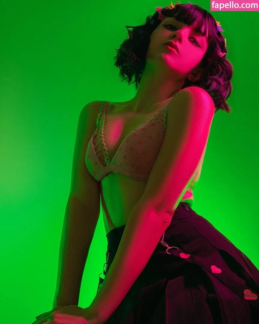 Olyashaa / deepfake / olyashaasaxon Onlyfans Photo Gallery 