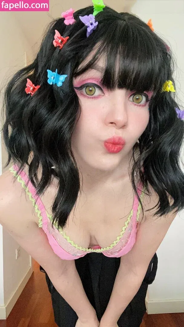 Olyashaa / deepfake / olyashaasaxon Onlyfans Photo Gallery 