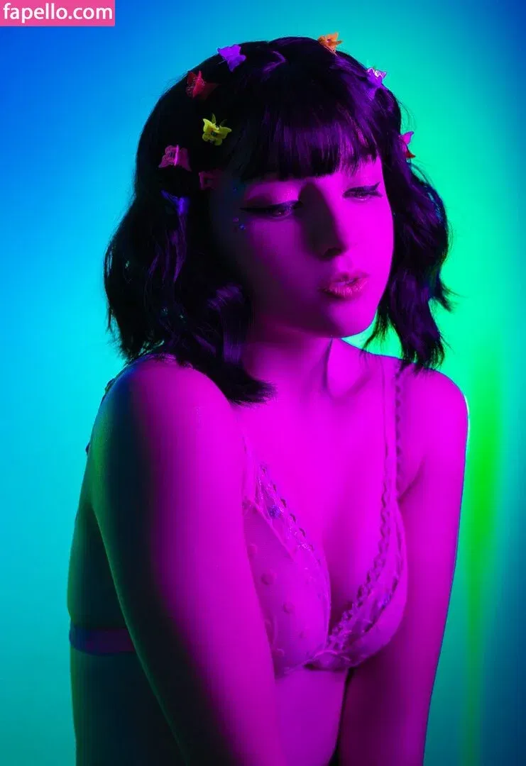 Olyashaa / deepfake / olyashaasaxon Onlyfans Photo Gallery 