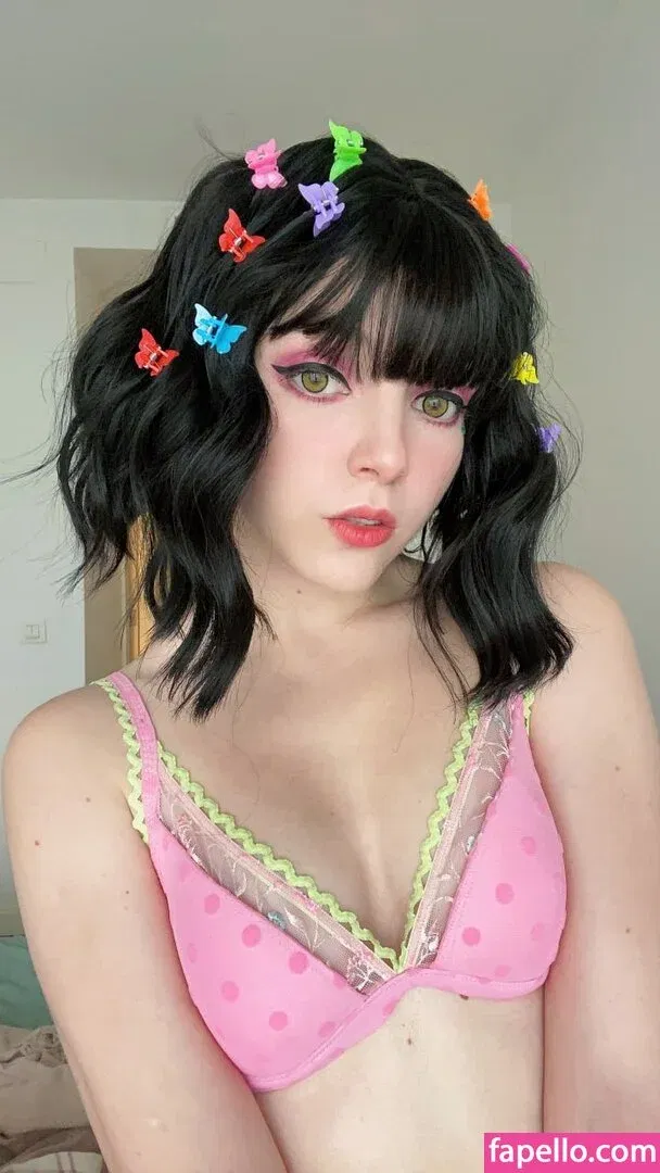 Olyashaa / deepfake / olyashaasaxon Onlyfans Photo Gallery 