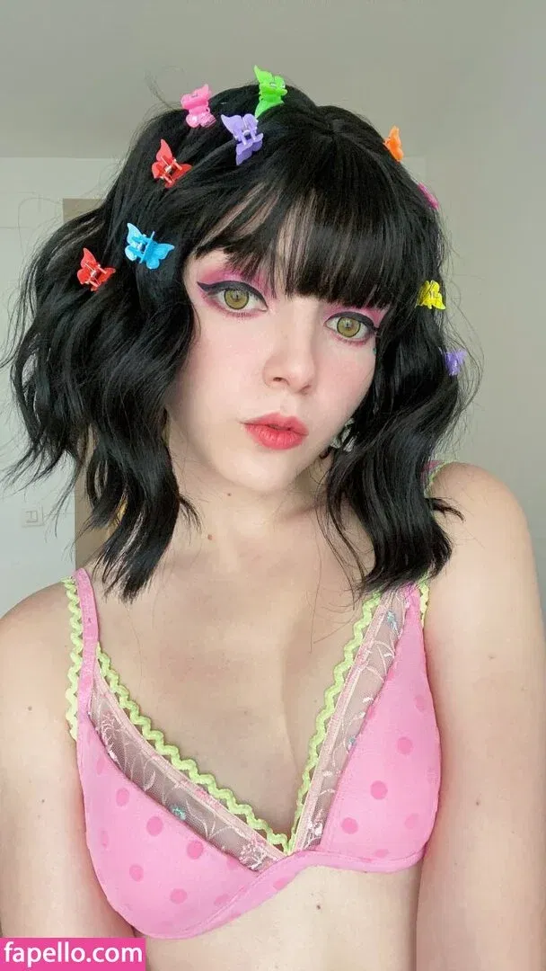 Olyashaa / deepfake / olyashaasaxon Onlyfans Photo Gallery 