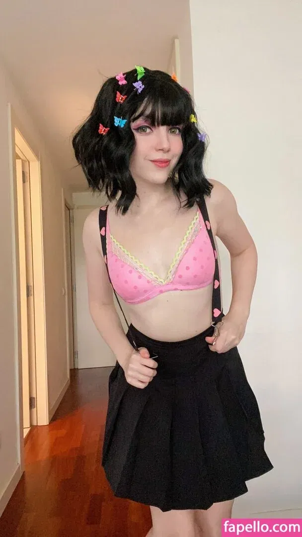 Olyashaa / deepfake / olyashaasaxon Onlyfans Photo Gallery 