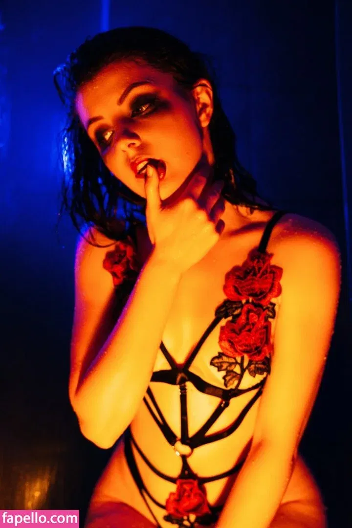 Olyashaa / deepfake / olyashaasaxon Onlyfans Photo Gallery 