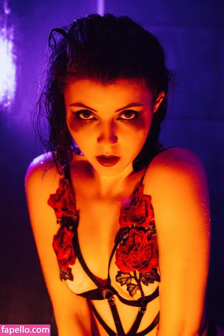 Olyashaa / deepfake / olyashaasaxon Onlyfans Photo Gallery 