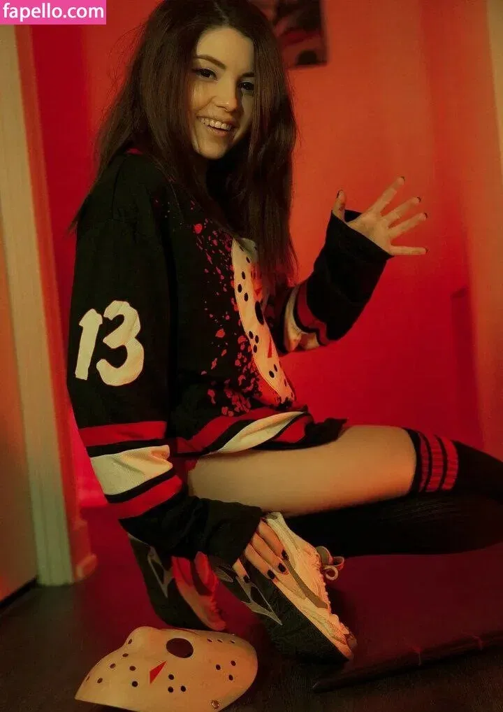 Olyashaa / deepfake / olyashaasaxon Onlyfans Photo Gallery 