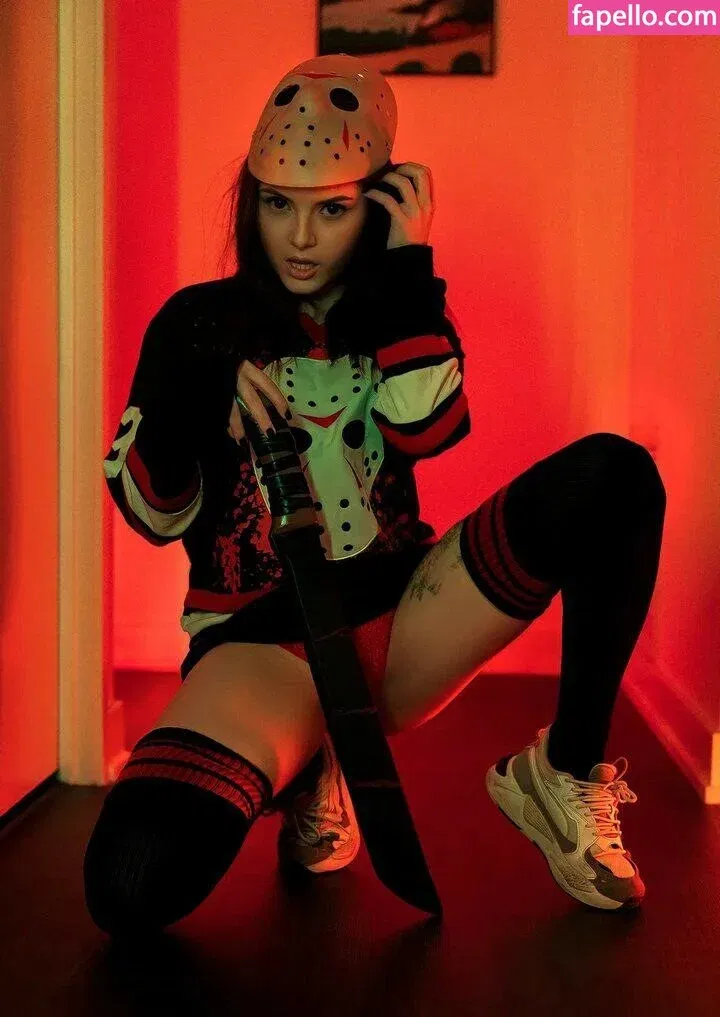 Olyashaa / deepfake / olyashaasaxon Onlyfans Photo Gallery 