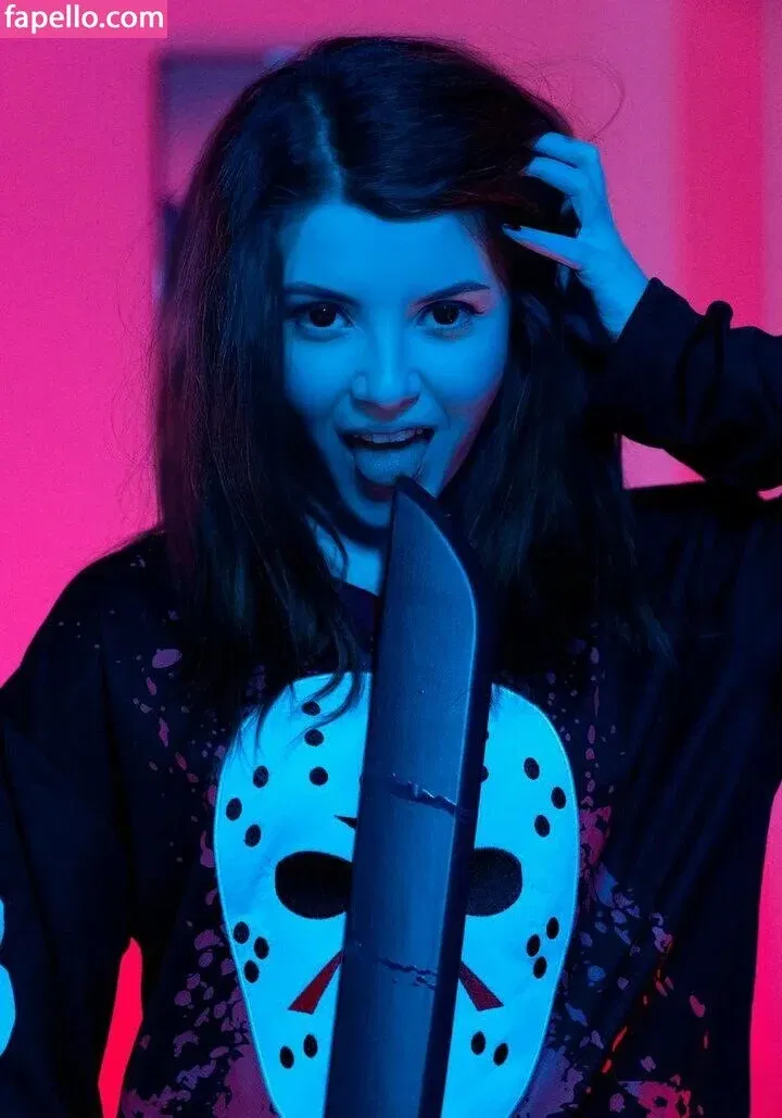 Olyashaa / deepfake / olyashaasaxon Onlyfans Photo Gallery 