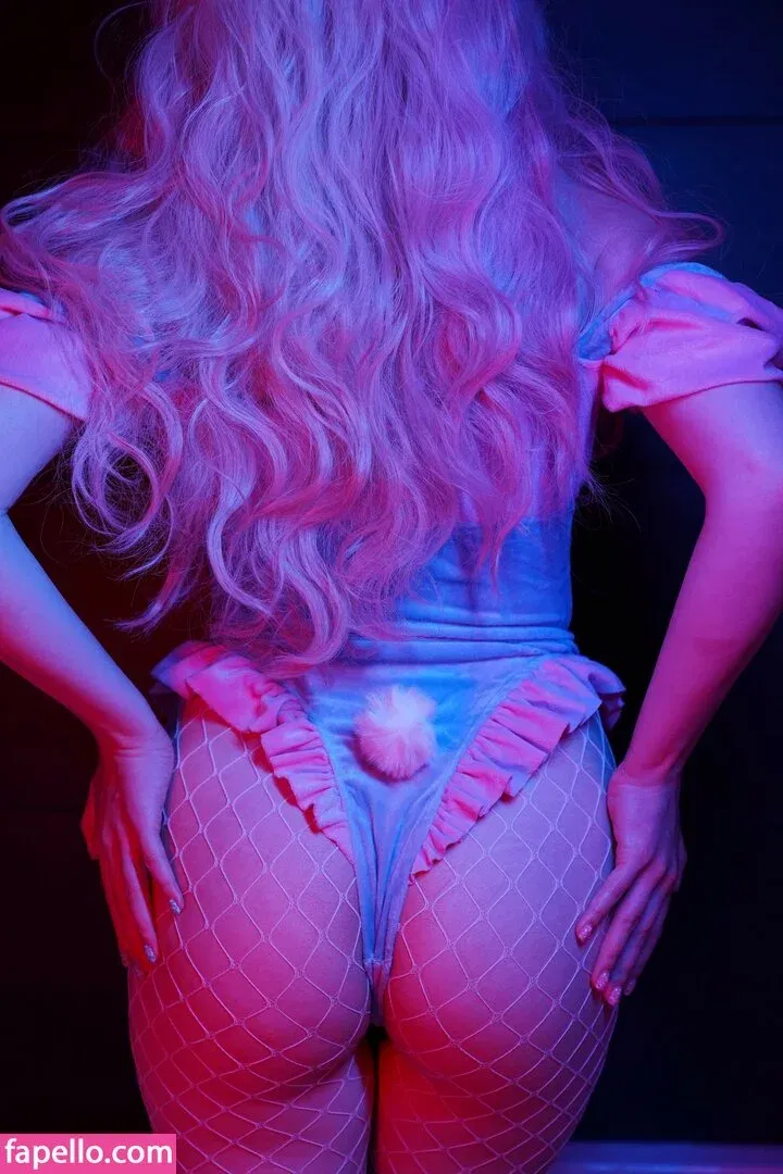 Olyashaa / deepfake / olyashaasaxon Onlyfans Photo Gallery 