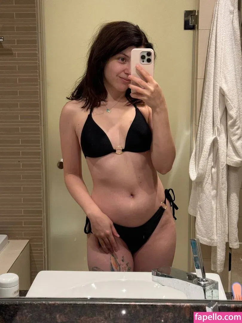 Olyashaa / deepfake / olyashaasaxon Onlyfans Photo Gallery 