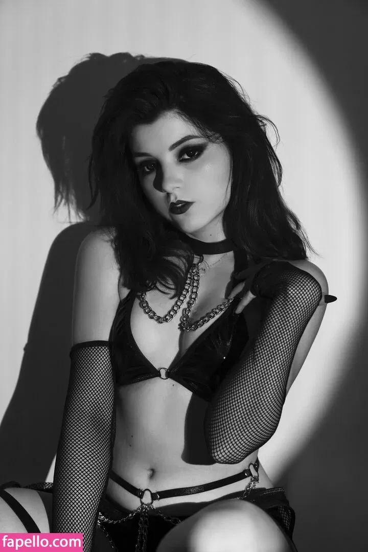 Olyashaa / deepfake / olyashaasaxon Onlyfans Photo Gallery 