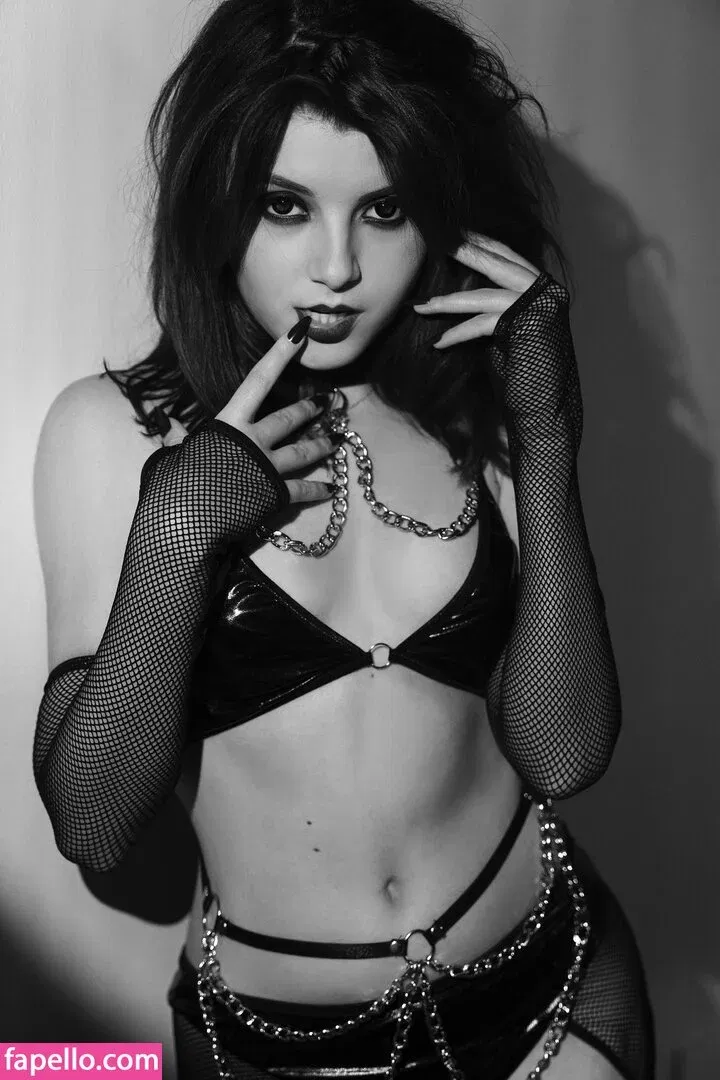 Olyashaa / deepfake / olyashaasaxon Onlyfans Photo Gallery 