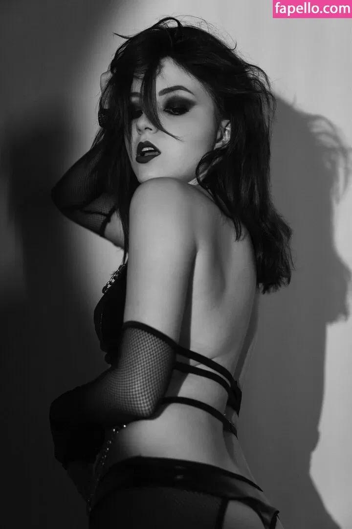 Olyashaa / deepfake / olyashaasaxon Onlyfans Photo Gallery 