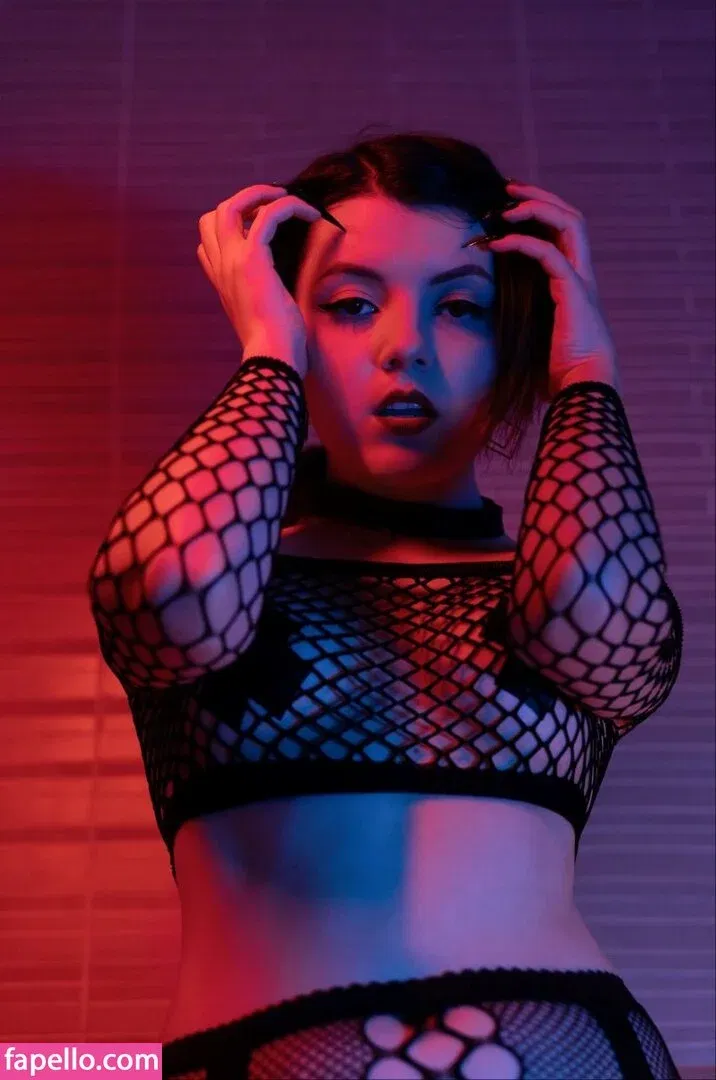 Olyashaa / deepfake / olyashaasaxon Onlyfans Photo Gallery 