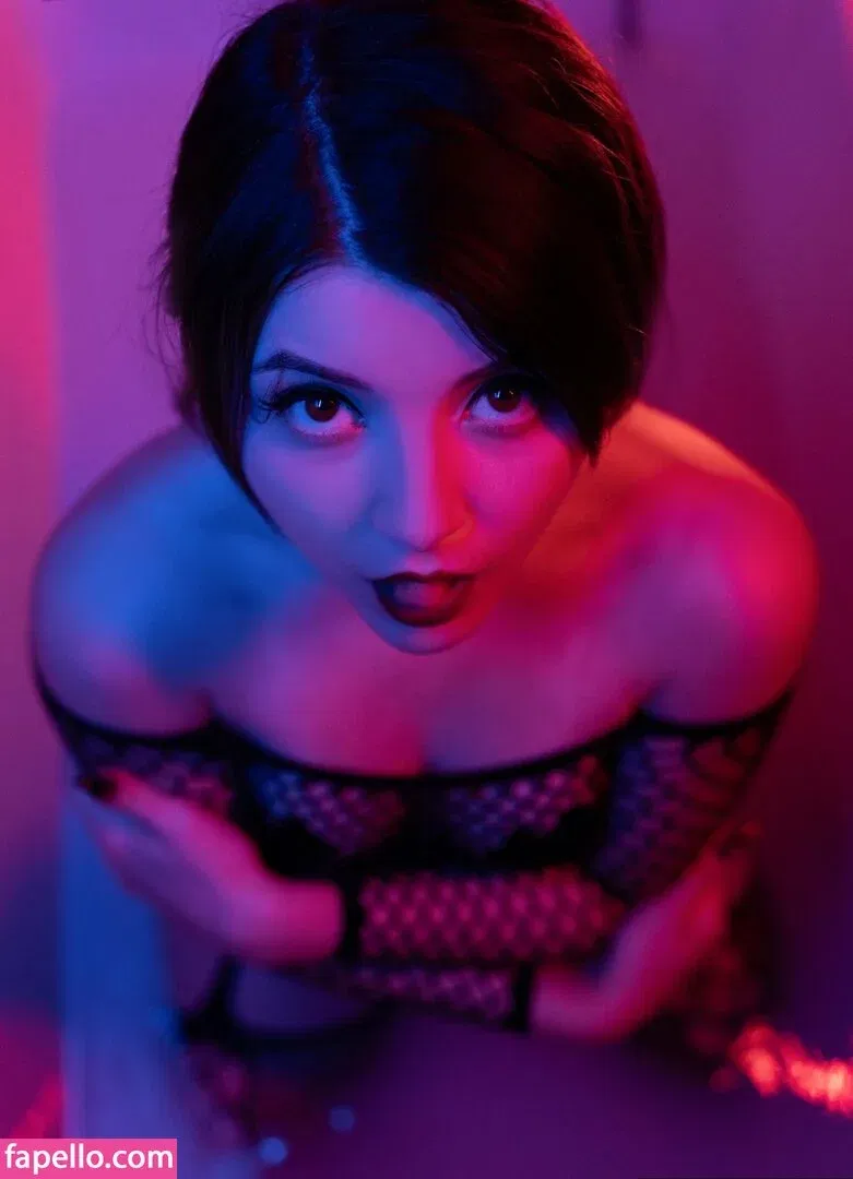 Olyashaa / deepfake / olyashaasaxon Onlyfans Photo Gallery 