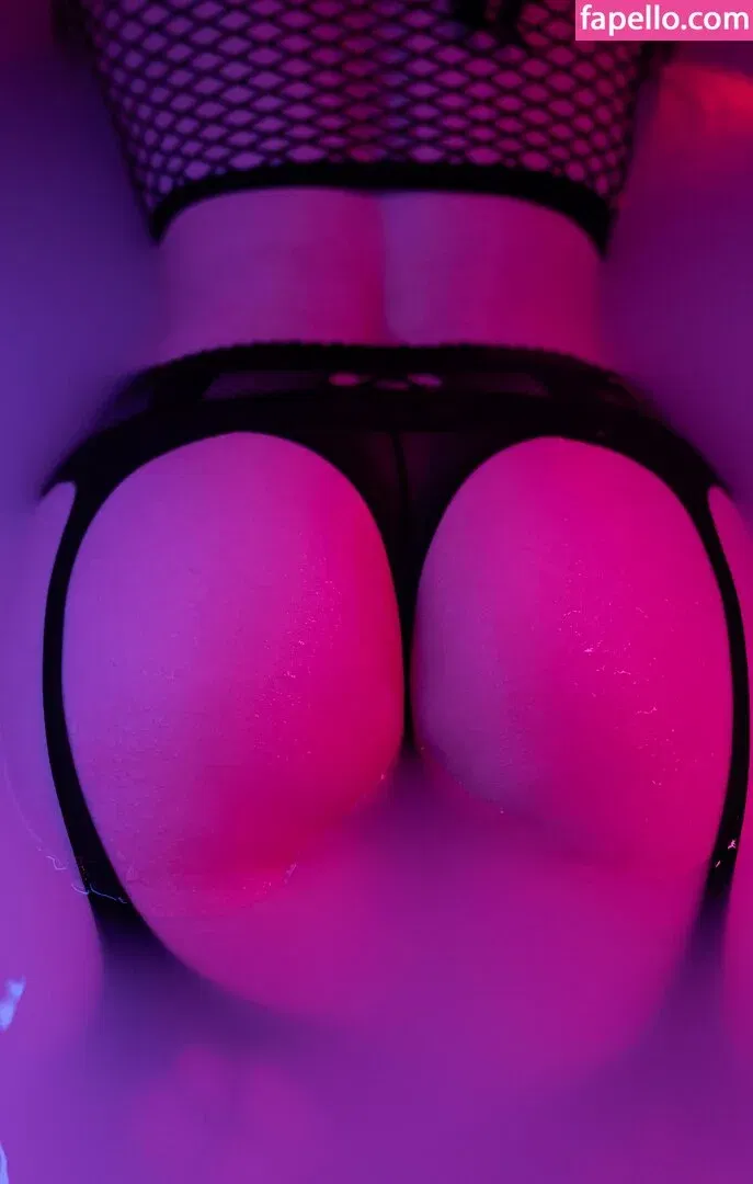 Olyashaa / deepfake / olyashaasaxon Onlyfans Photo Gallery 