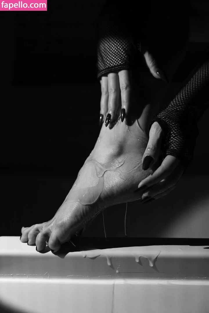 Olyashaa / deepfake / olyashaasaxon Onlyfans Photo Gallery 