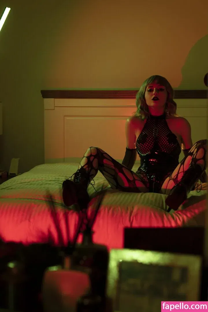 Olyashaa / deepfake / olyashaasaxon Onlyfans Photo Gallery 