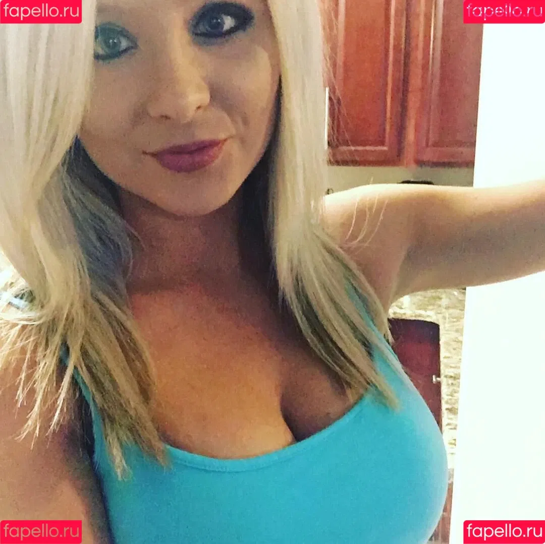 Barbie_Bad_Buns / badbarbiedj / big_bad_barbie Onlyfans Photo Gallery 