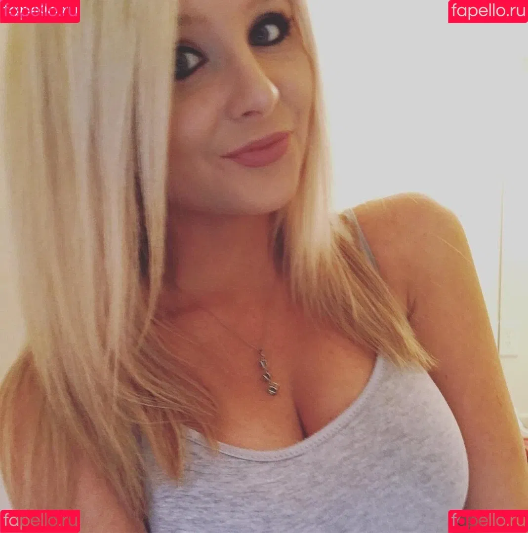 Barbie_Bad_Buns / badbarbiedj / big_bad_barbie Onlyfans Photo Gallery 