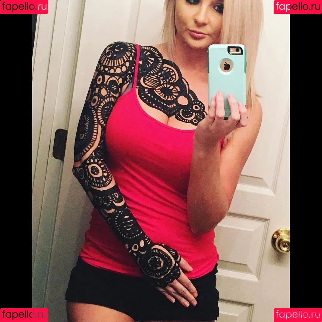 Barbie_Bad_Buns / badbarbiedj / big_bad_barbie Onlyfans Photo Gallery 