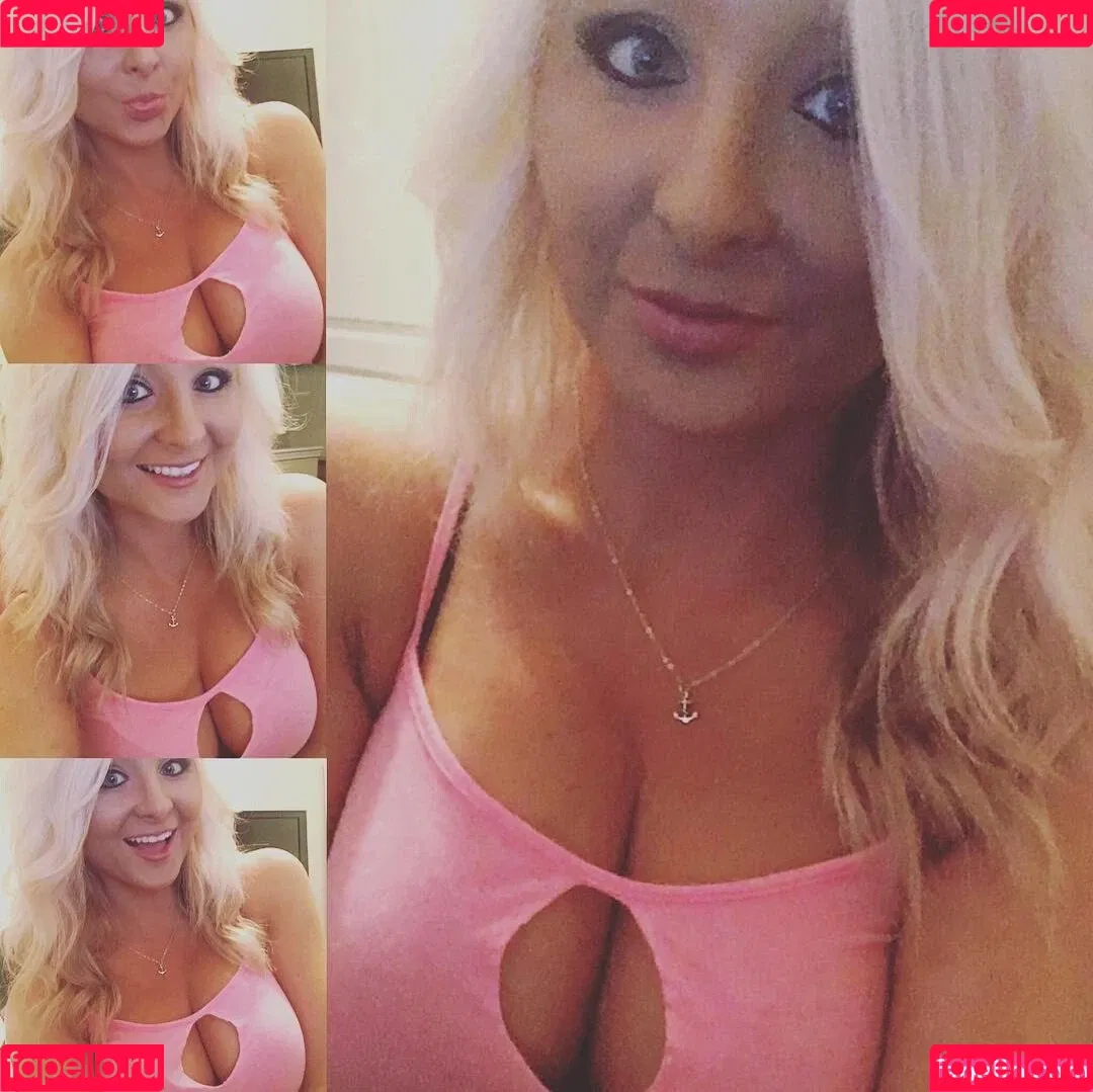 Barbie_Bad_Buns / badbarbiedj / big_bad_barbie Onlyfans Photo Gallery 