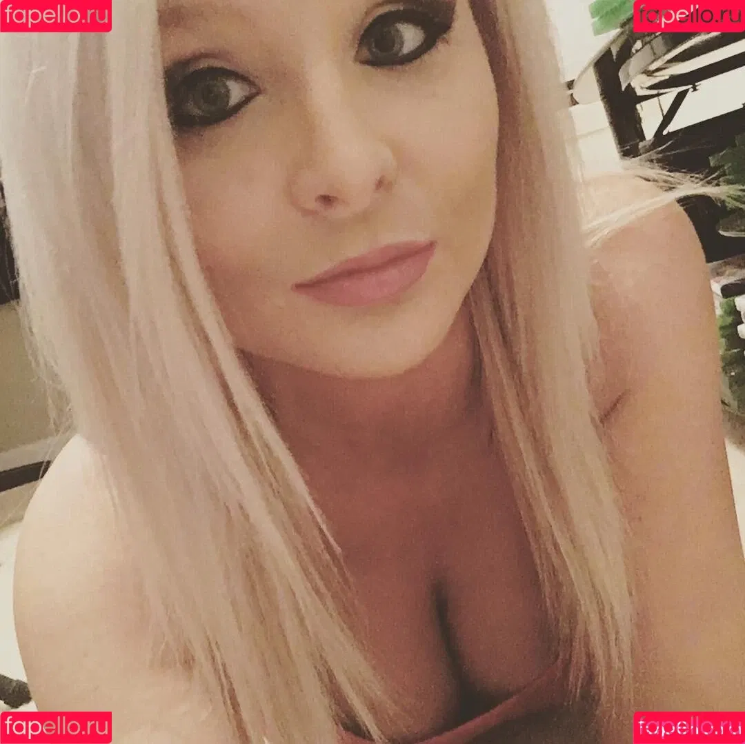 Barbie_Bad_Buns / badbarbiedj / big_bad_barbie Onlyfans Photo Gallery 