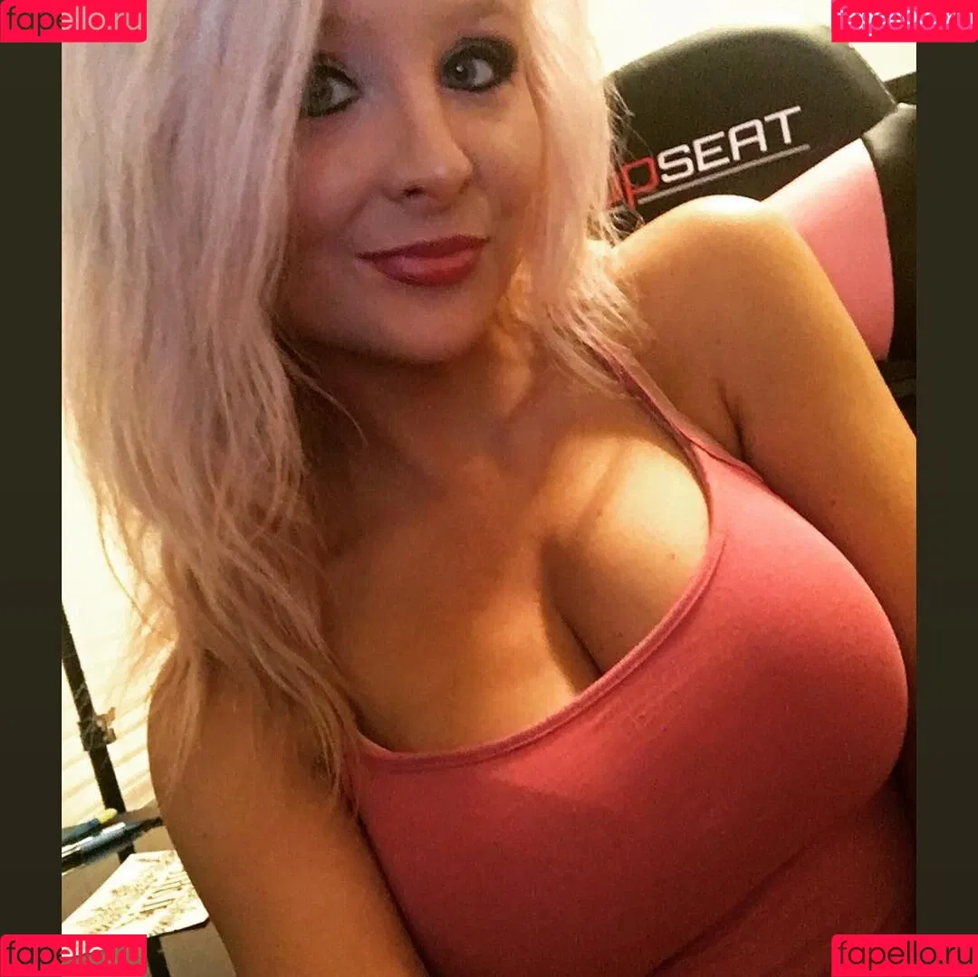 Barbie_Bad_Buns / badbarbiedj / big_bad_barbie Onlyfans Photo Gallery 